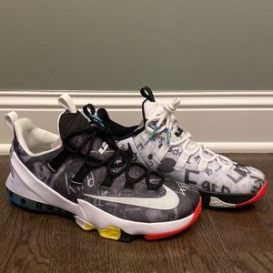 Lebron XIII Low LMTD Family Foundation Edition *Rare*